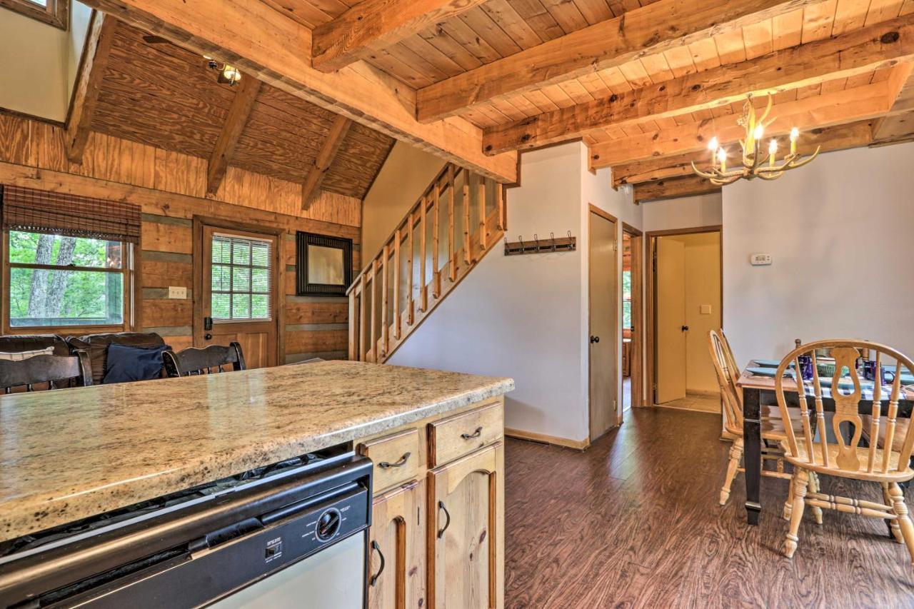 Gatlinburg Escape With Hot Tub, Deck And Mtn View Villa Exterior foto