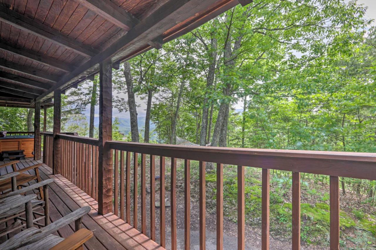Gatlinburg Escape With Hot Tub, Deck And Mtn View Villa Exterior foto